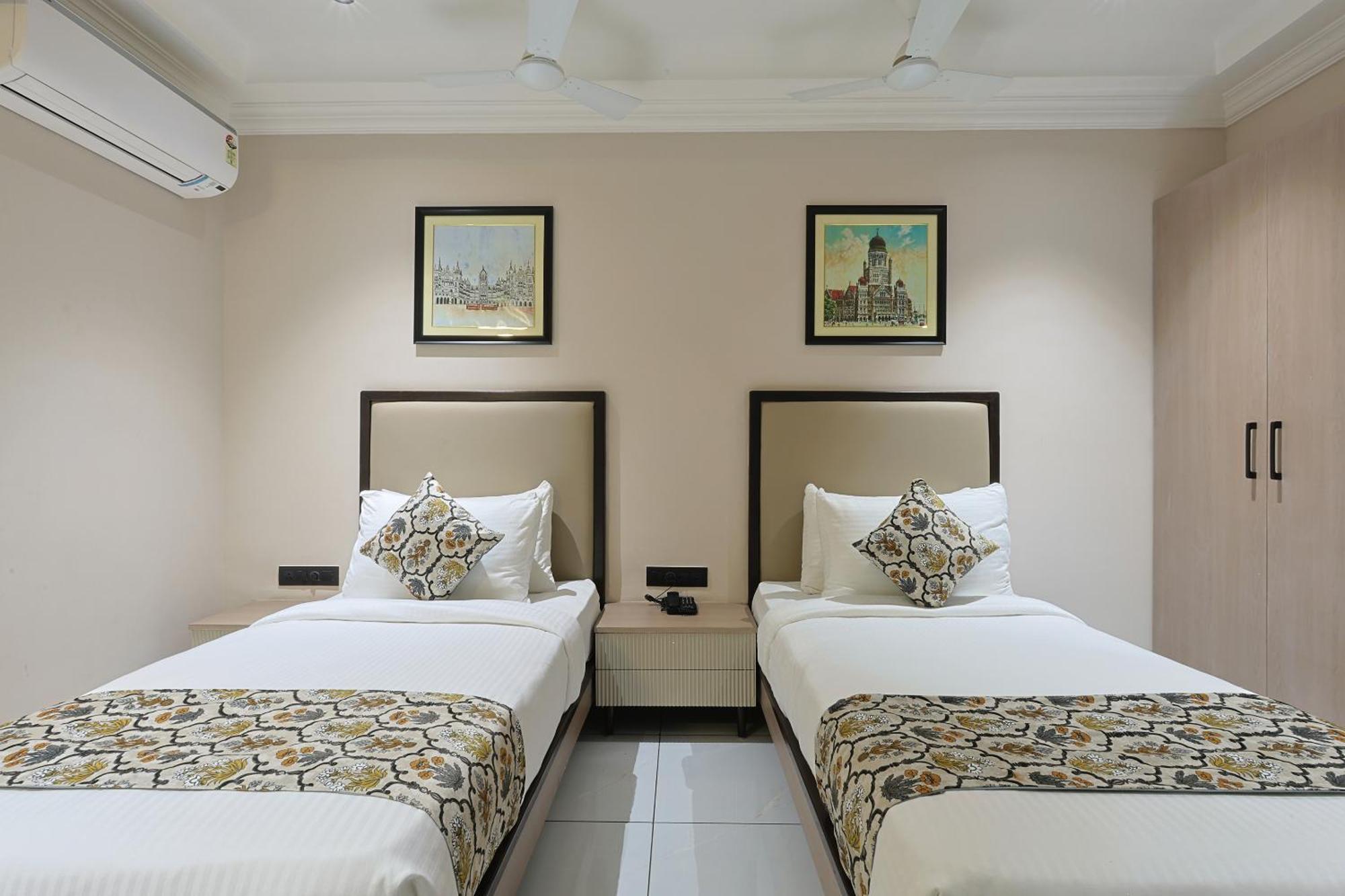 Hotel Royal Town อาเมดาบัด ภายนอก รูปภาพ