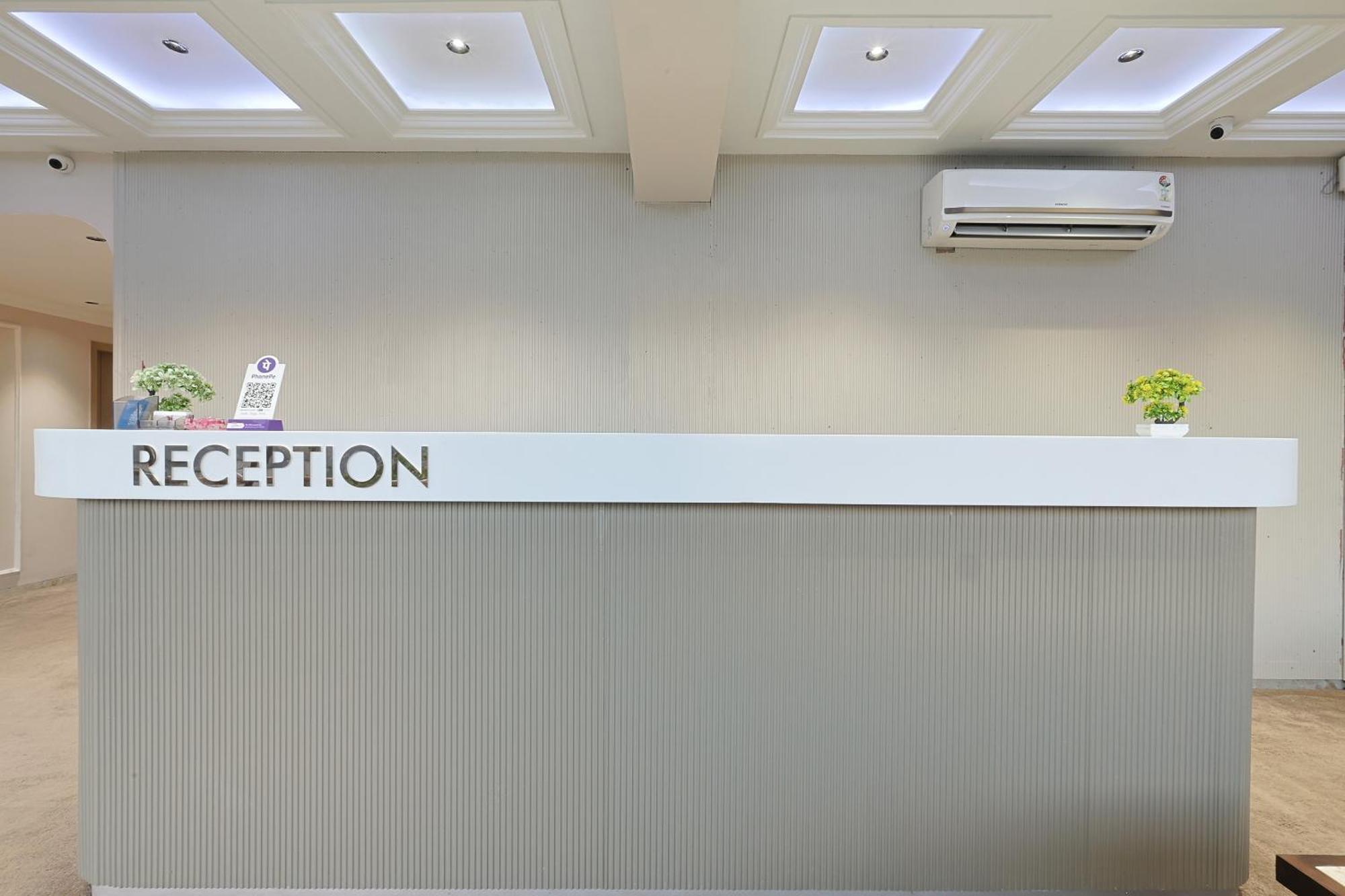 Hotel Royal Town อาเมดาบัด ภายนอก รูปภาพ